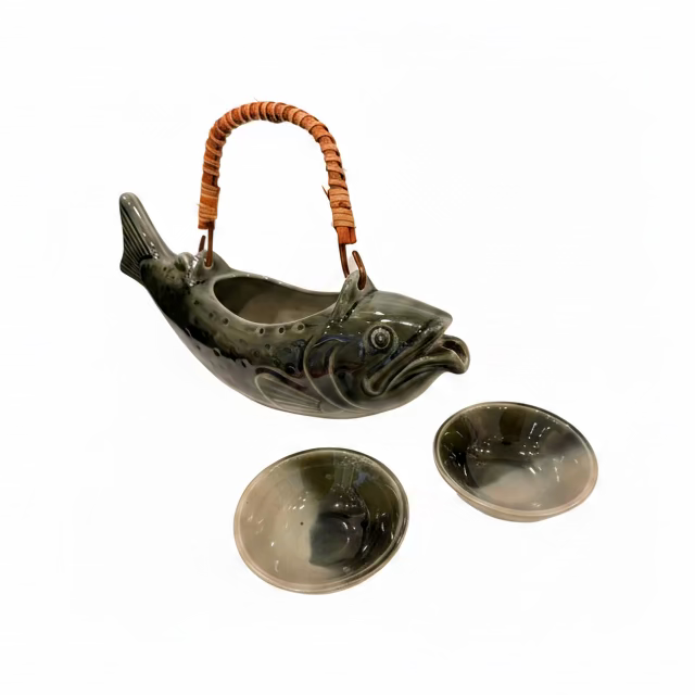 Fish Sake Set (1 bottle + 2cup) Main image