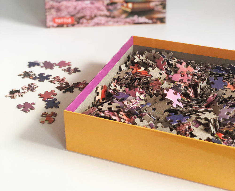 Samurai Castle & Cherry Blossoms 1000 pieces puzzle